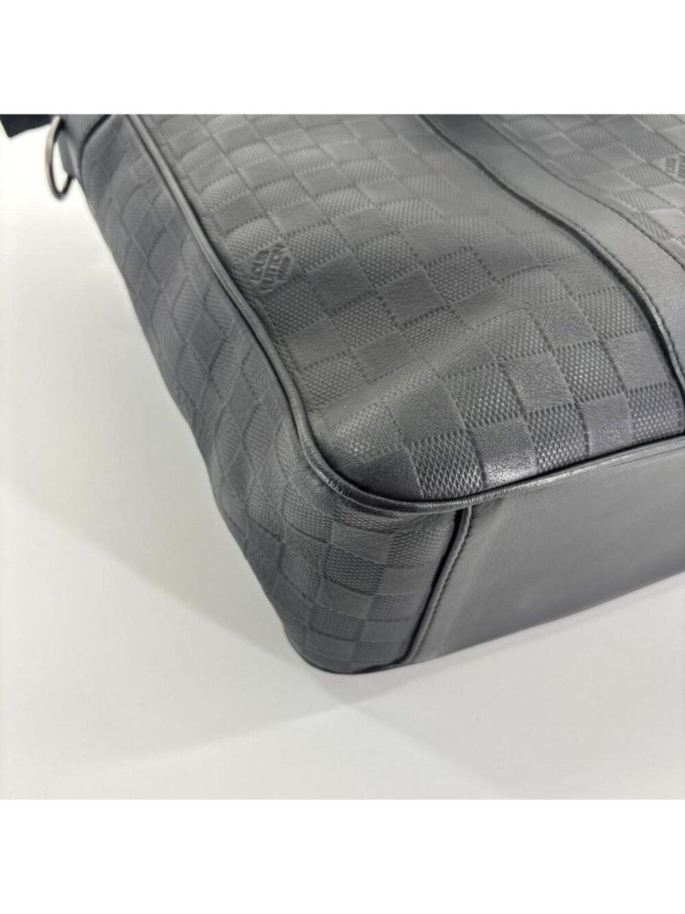 Louis Vuitton Damier Infini Tadao GM Business Tote - Picture 9 of 14